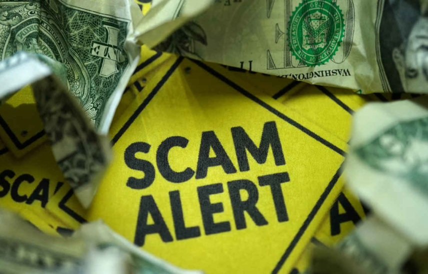 Emergency or Scam? The Risks of Lending Your Phone and Potential Financial Theft