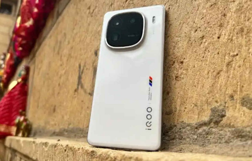 iQOO 12 Price Drops Below Rs 41,000 on Amazon with Bank Offers: Here’s How to Take Advantage of the Deal